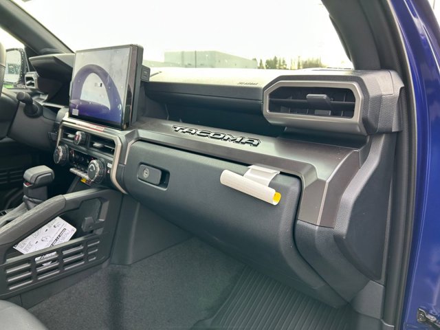 Vehicle image 26 of 37