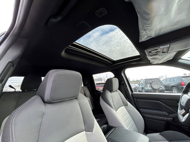 Vehicle image 27 of 37