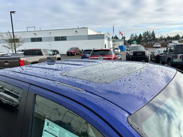 Vehicle image 28 of 37