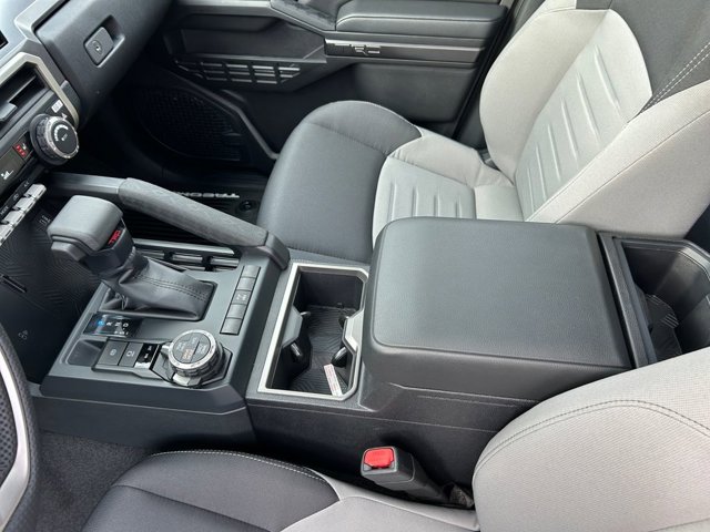 Vehicle image 20 of 37
