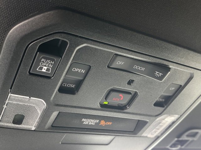 Vehicle image 28 of 31