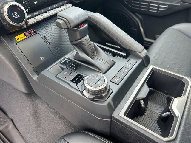 Vehicle image 35 of 37