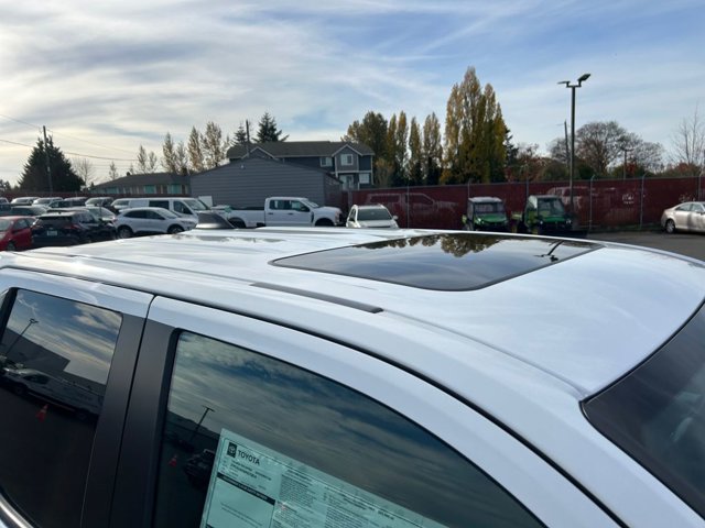 Vehicle image 28 of 37