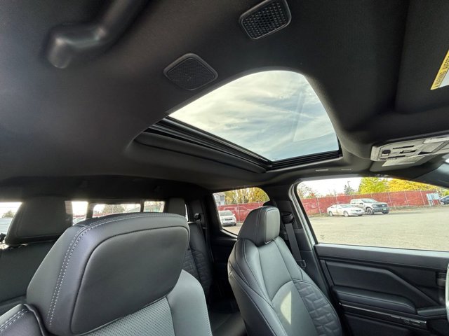 Vehicle image 27 of 37