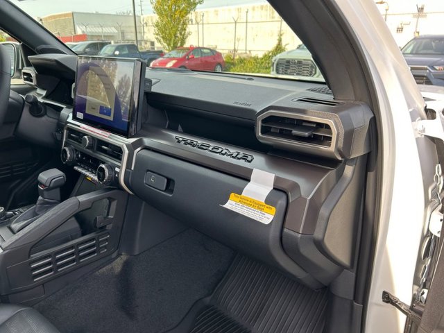 Vehicle image 26 of 37
