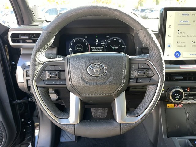 Vehicle image 21 of 32