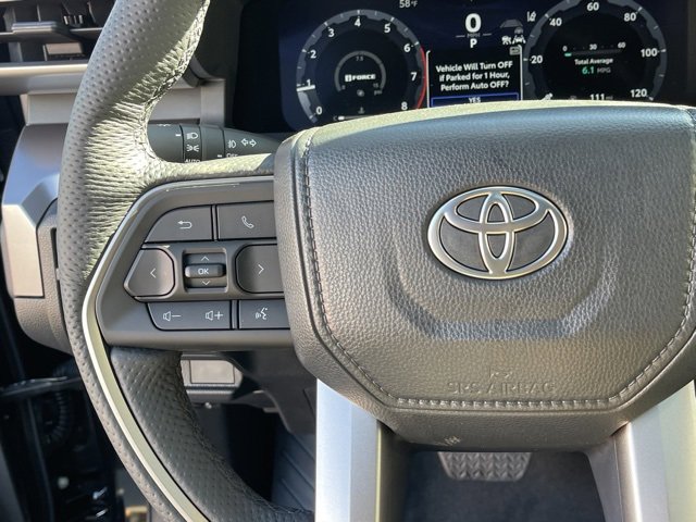 Vehicle image 22 of 32