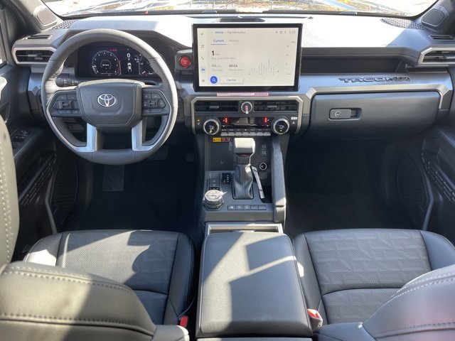 Vehicle image 10 of 32