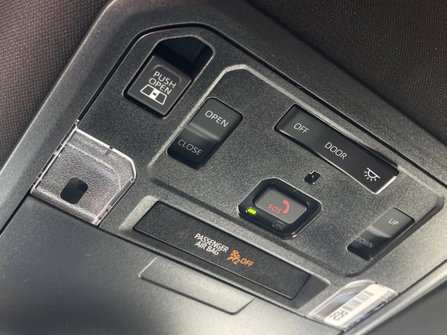 Vehicle image 30 of 32