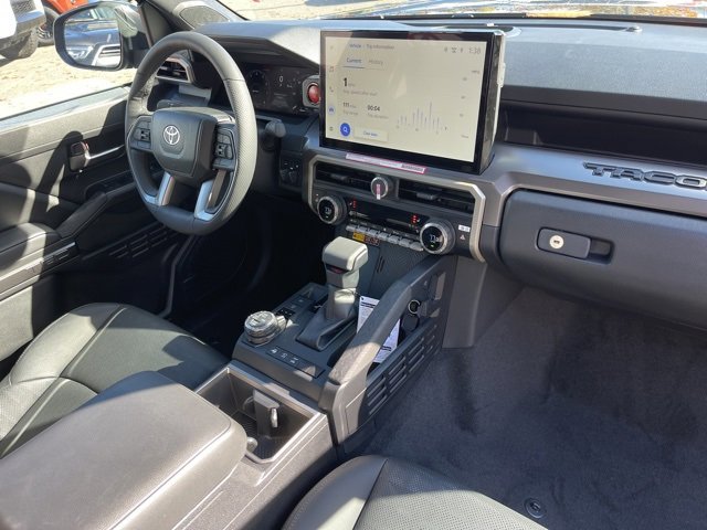 Vehicle image 15 of 32