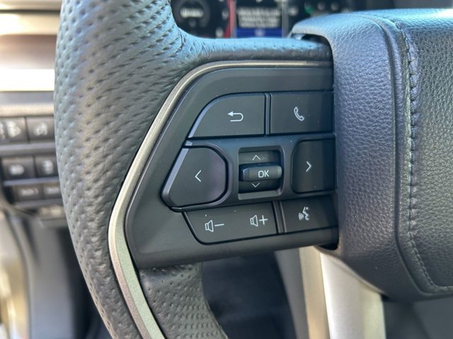 Vehicle image 17 of 37