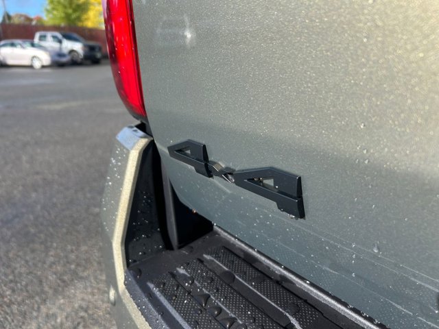 Vehicle image 32 of 37