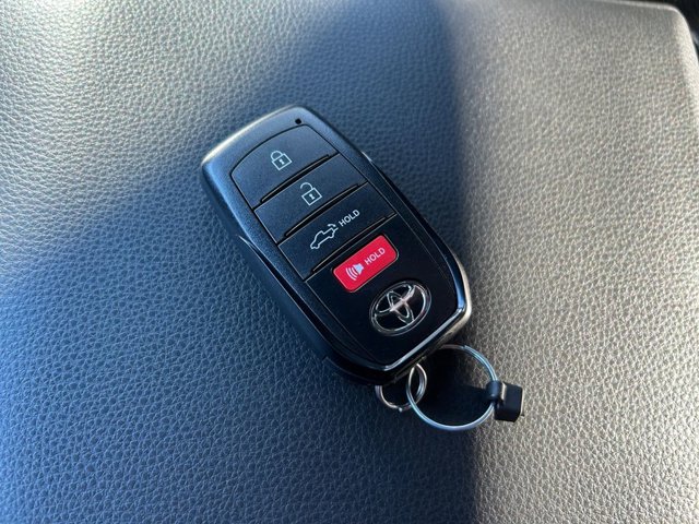 Vehicle image 33 of 37