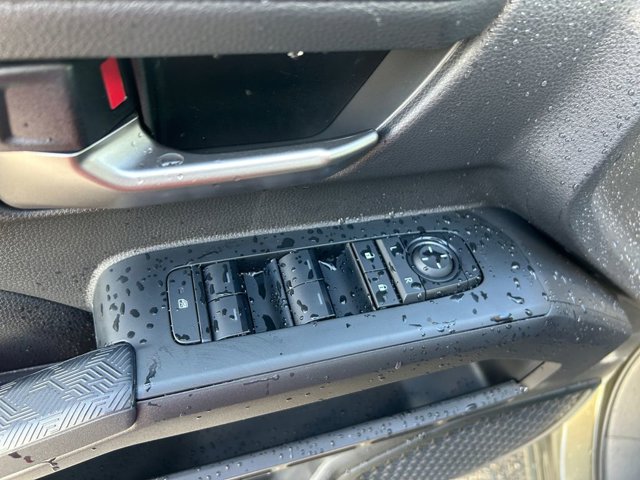 Vehicle image 23 of 37