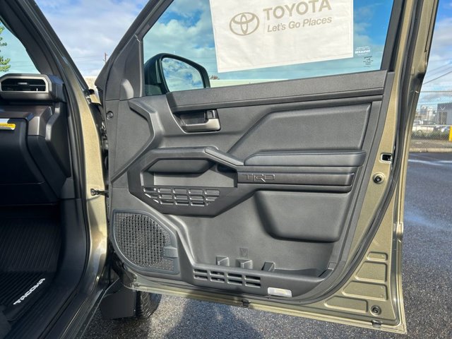 Vehicle image 25 of 37