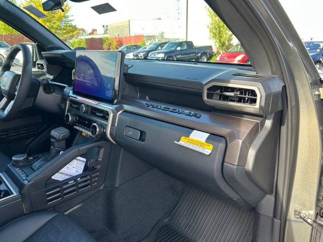 Vehicle image 26 of 37