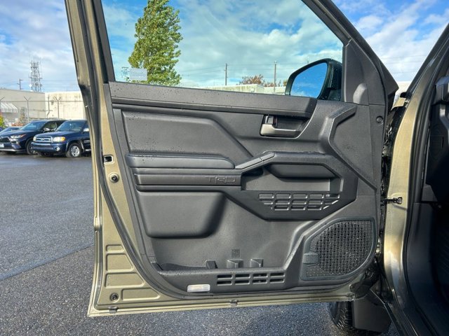 Vehicle image 22 of 37