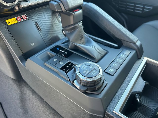 Vehicle image 35 of 37
