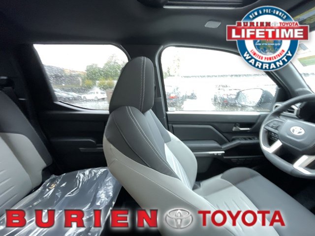 Vehicle image 16 of 34