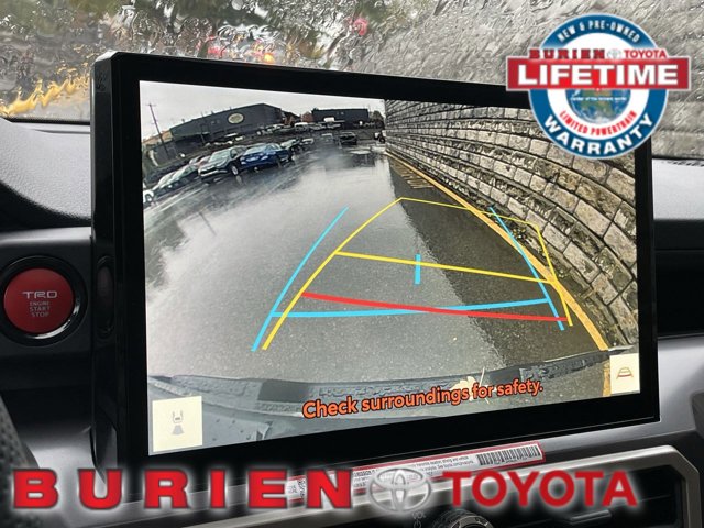 Vehicle image 25 of 34
