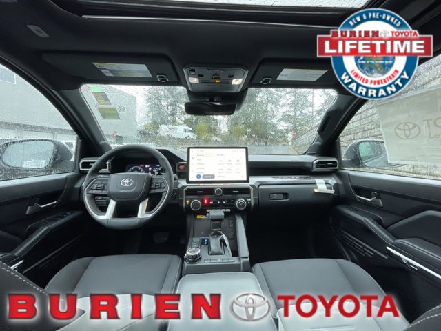 Vehicle image 28 of 34