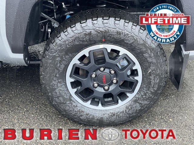 Vehicle image 18 of 34
