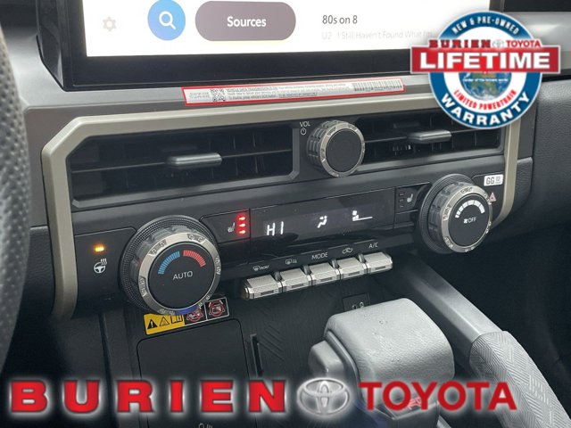 Vehicle image 26 of 34