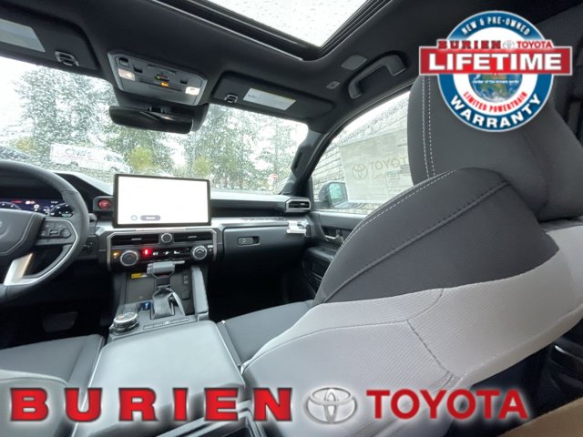 Vehicle image 11 of 34