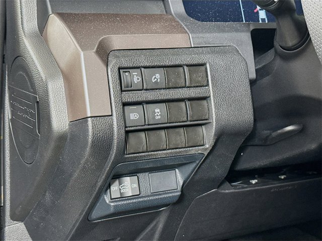 Vehicle image 6 of 17