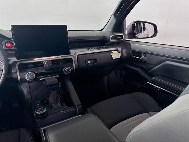 Vehicle image 14 of 17