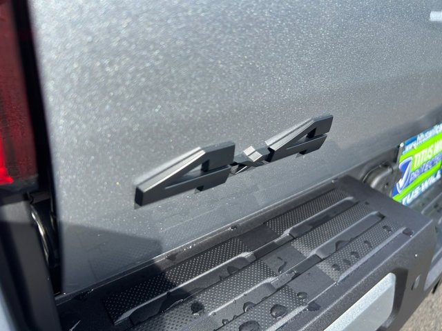 Vehicle image 32 of 37