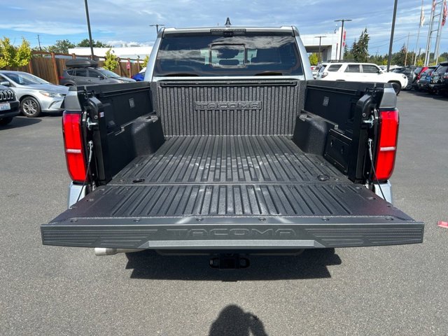 Vehicle image 24 of 37