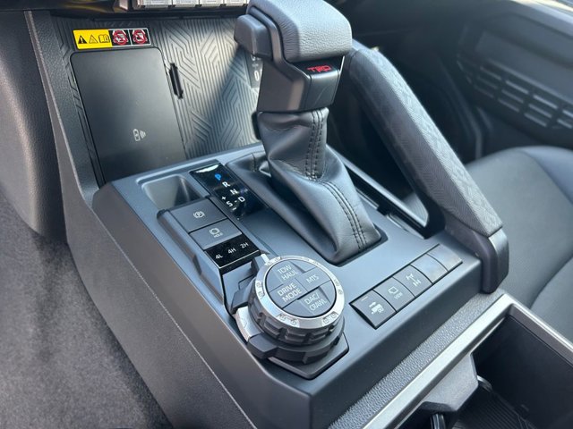 Vehicle image 35 of 37