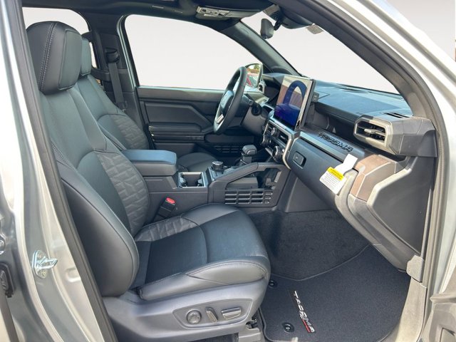 Vehicle image 10 of 37