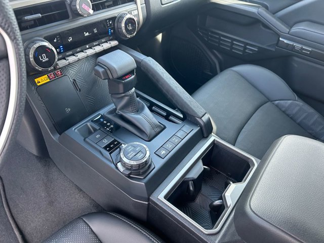 Vehicle image 20 of 37