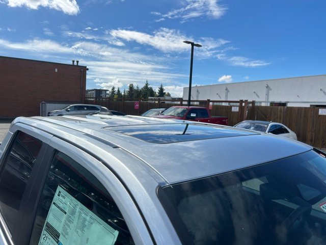 Vehicle image 28 of 37