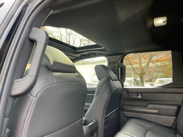 Vehicle image 12 of 32