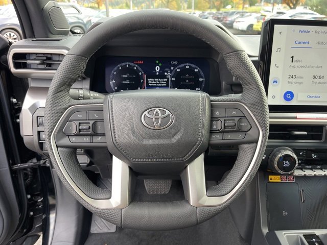 Vehicle image 21 of 32