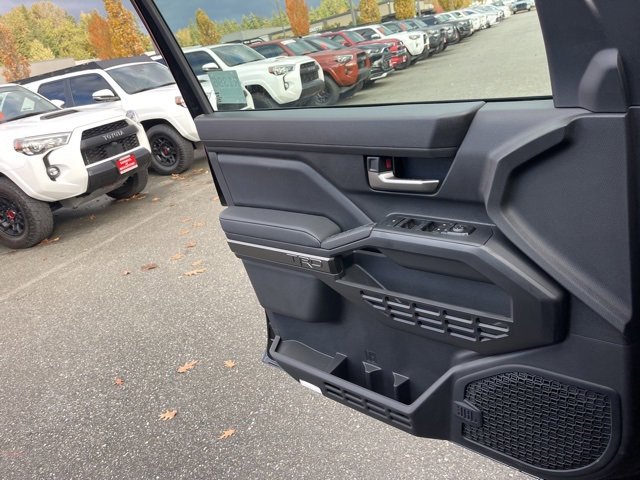 Vehicle image 19 of 32