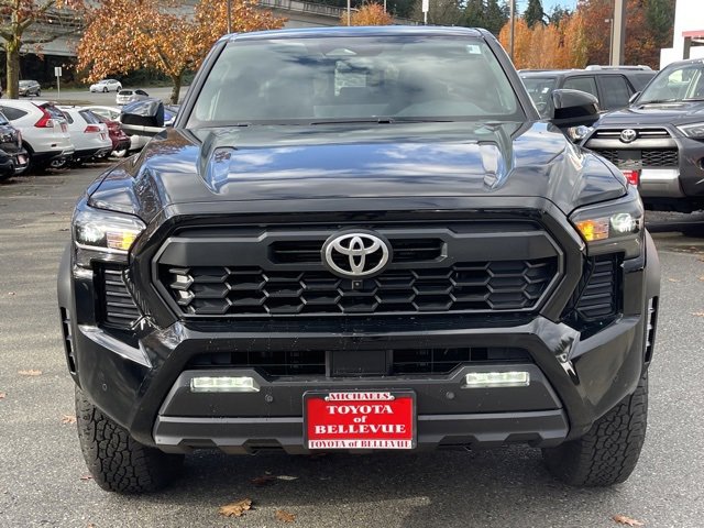 Vehicle image 8 of 32