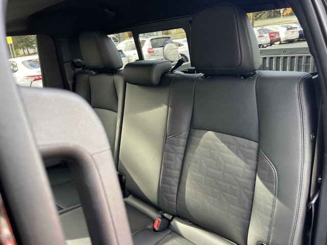 Vehicle image 13 of 32
