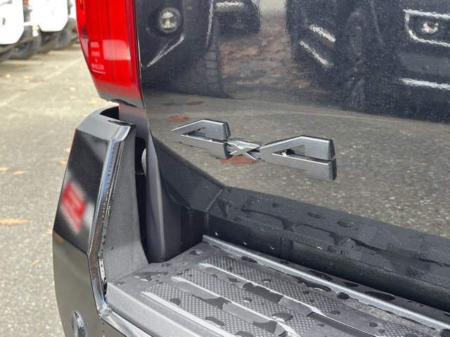 Vehicle image 6 of 32