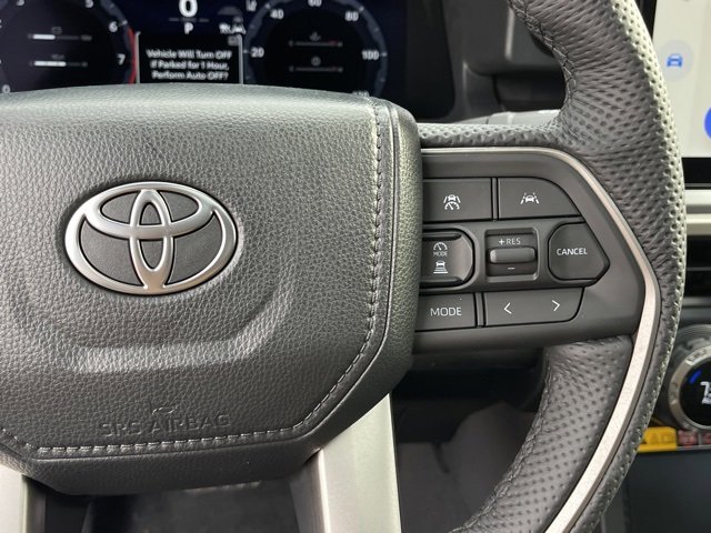 Vehicle image 23 of 32