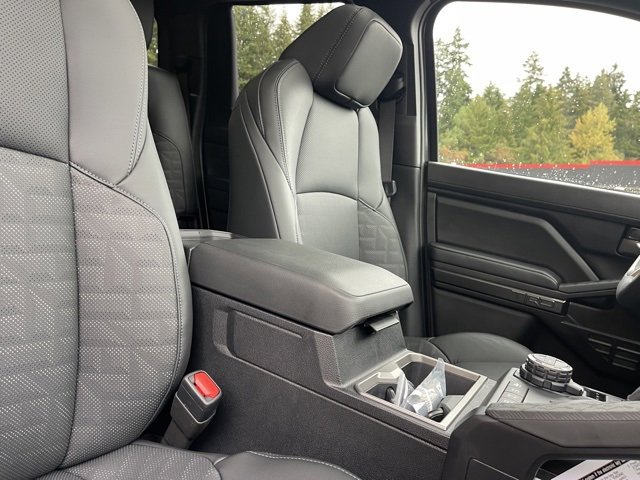 Vehicle image 16 of 33