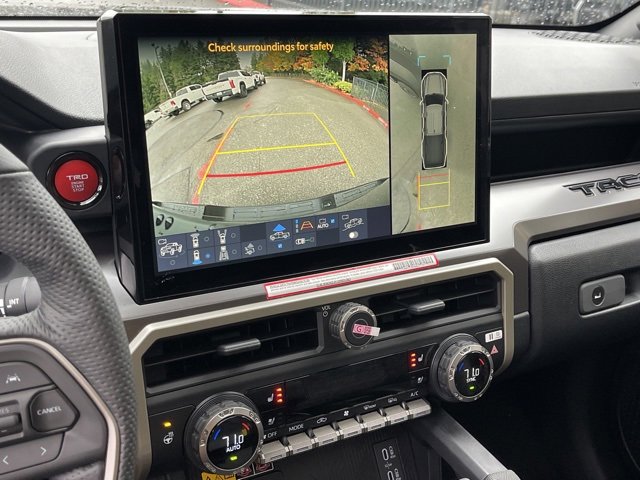 Vehicle image 29 of 33