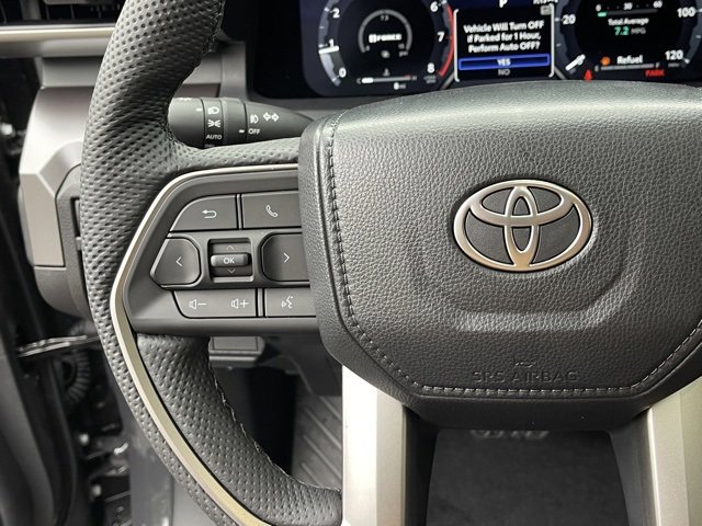 Vehicle image 22 of 33