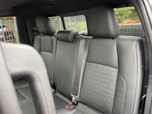 Vehicle image 13 of 33