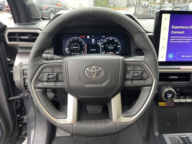 Vehicle image 21 of 33