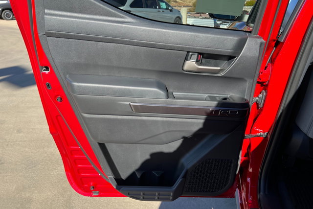 Vehicle image 18 of 24