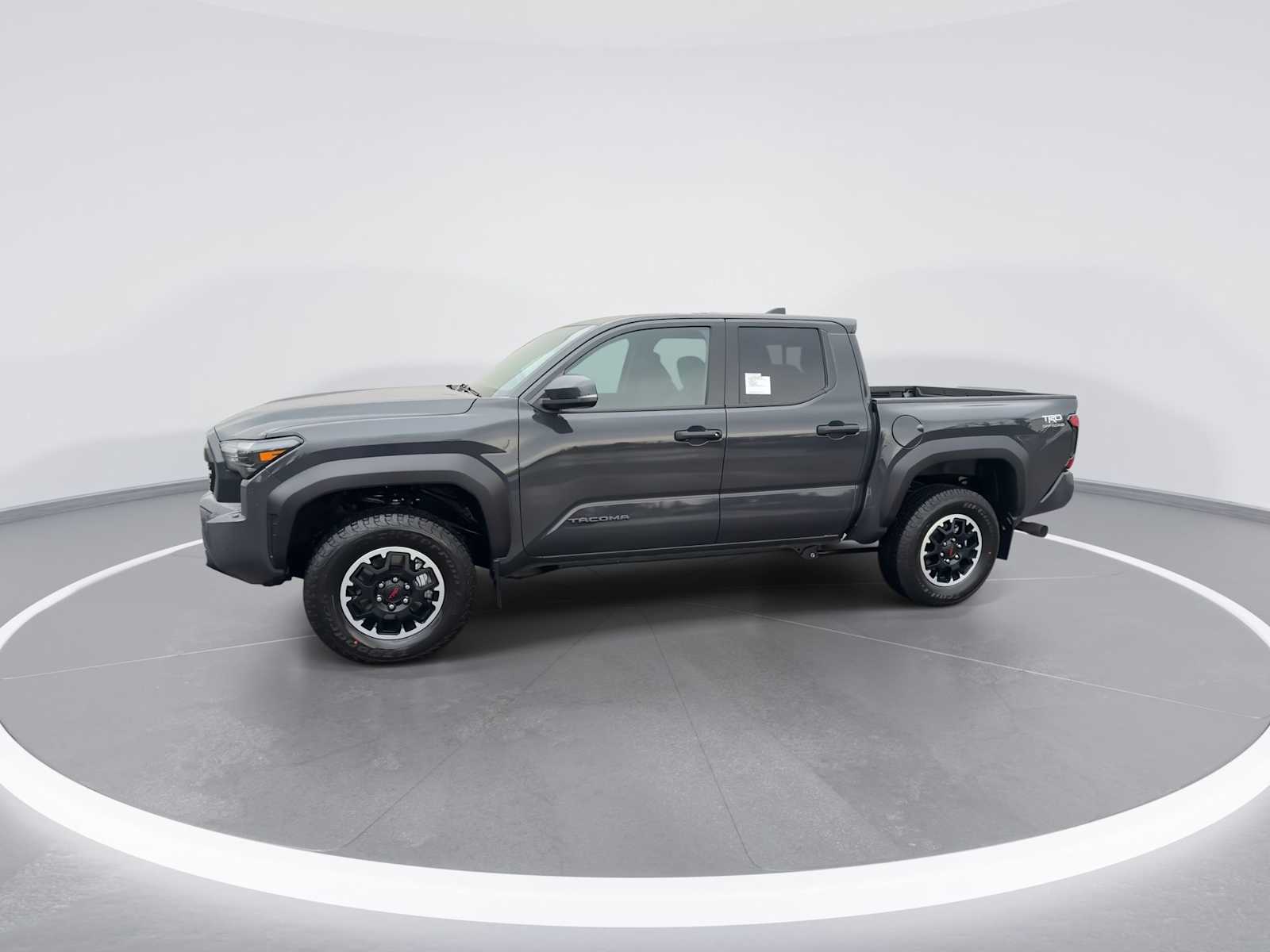 Vehicle image 4 of 32